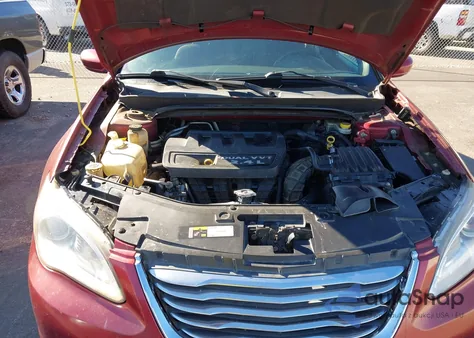 2014 Chrysler 200 Lx из США, поврежденный, VIN 1C3CCBAB7EN140853